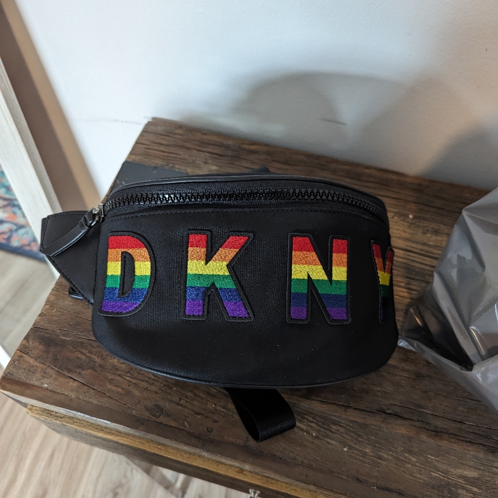 NWOT DKNY Fanny Pack